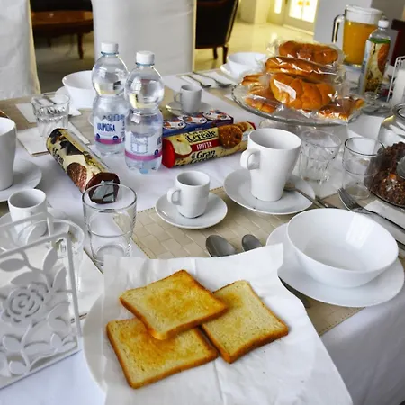 Casa Nizza Bed & Breakfast 4*