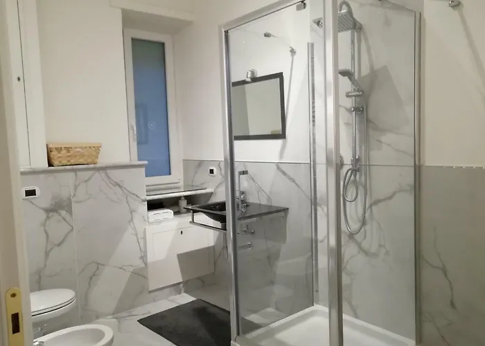 לינה וארוחת בוקר Casa Nizza 4*